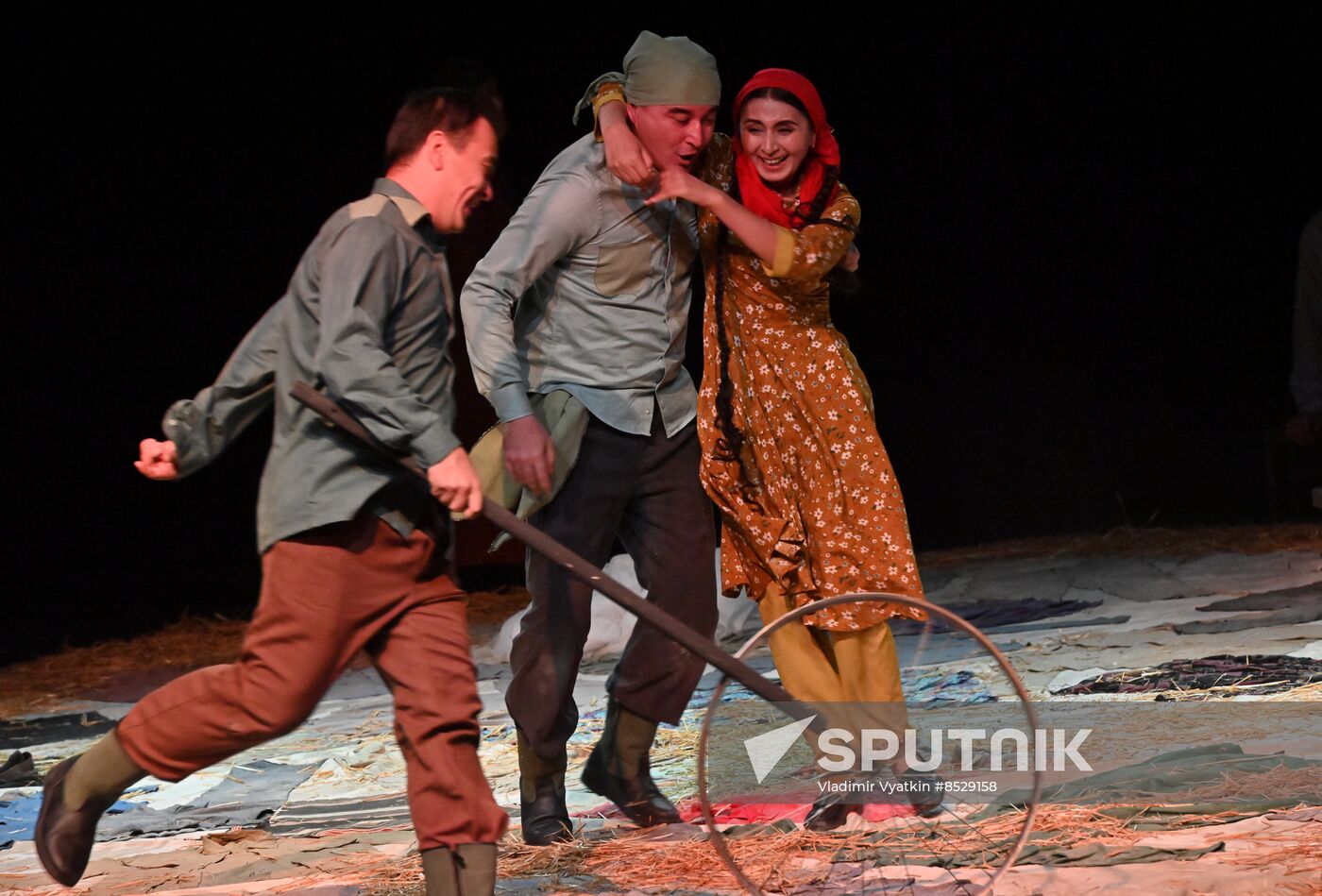 Russia Chekhov Theatre Festival Mother Field