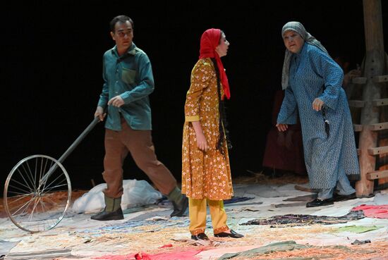 Russia Chekhov Theatre Festival Mother Field