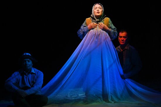 Russia Chekhov Theatre Festival Mother Field