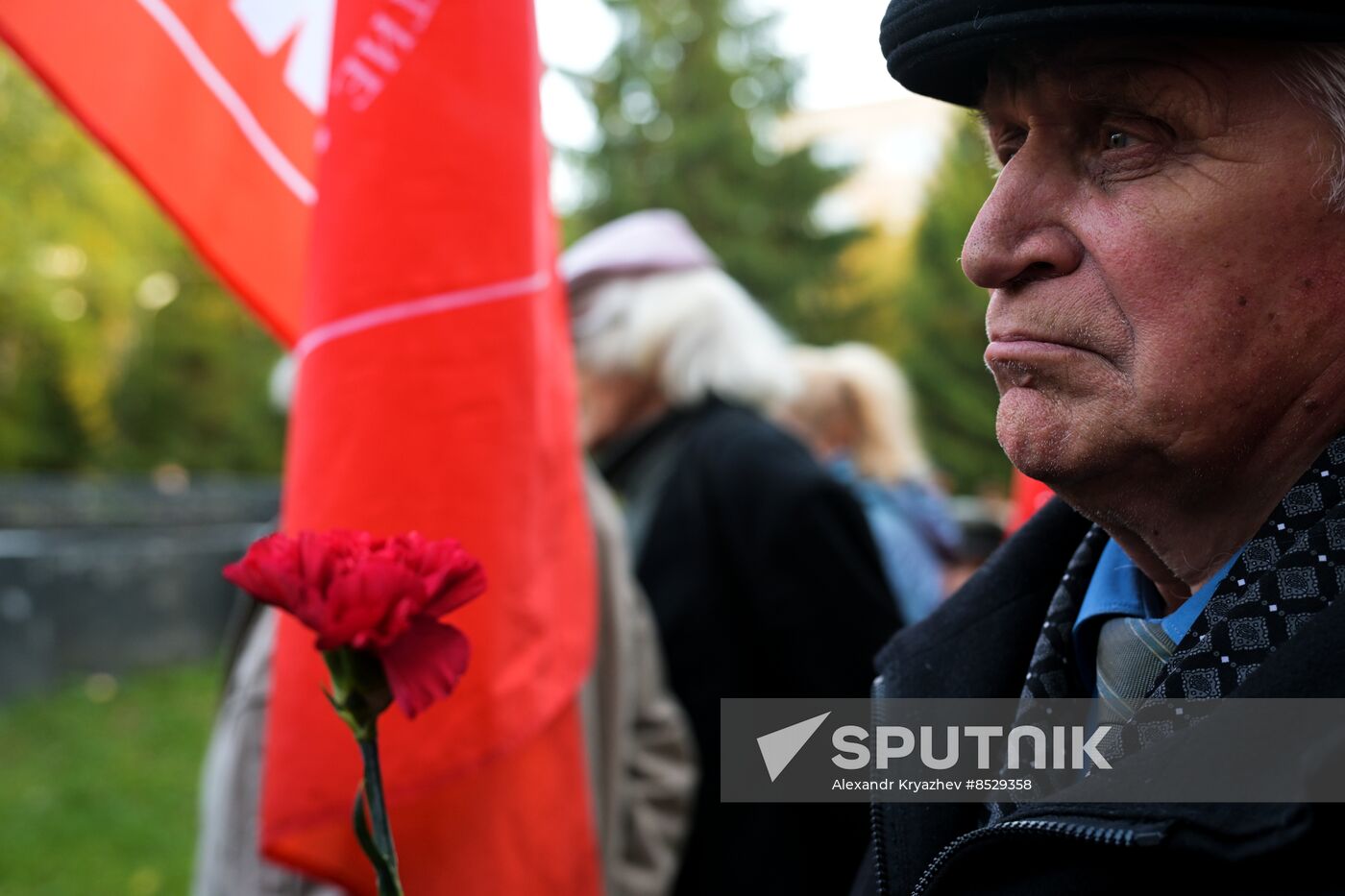 Russia Regions Constitutional Crisis Anniversary