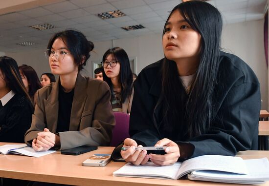 Russia Vietnam Education Students