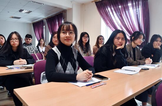 Russia Vietnam Education Students