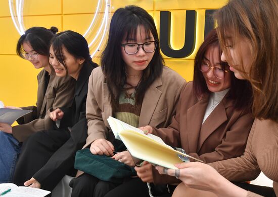 Russia Vietnam Education Students