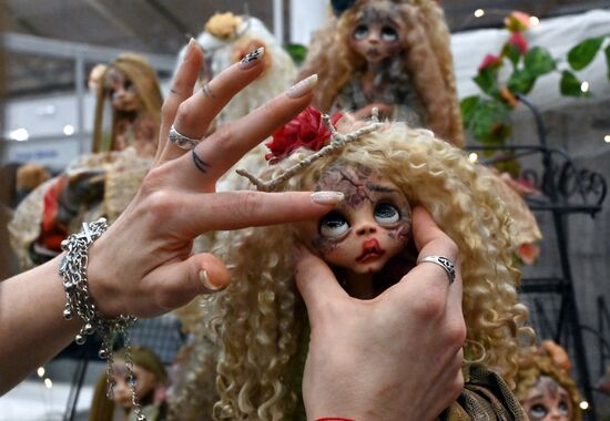 Russia Designer Doll Salon