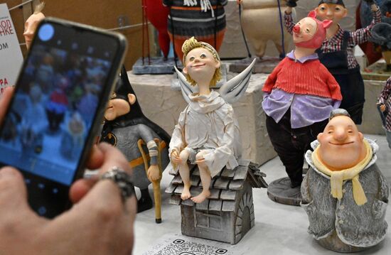 Russia Designer Doll Salon