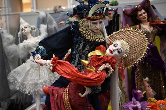 Russia Designer Doll Salon