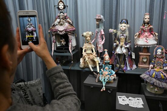 Russia Designer Doll Salon