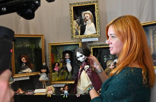 Russia Designer Doll Salon