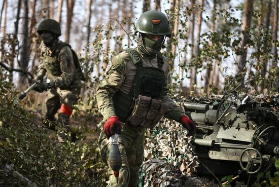 Russia Ukraine Military Operation Mortar Unit