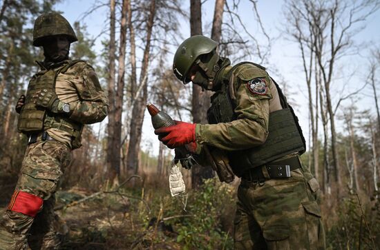 Russia Ukraine Military Operation Mortar Unit