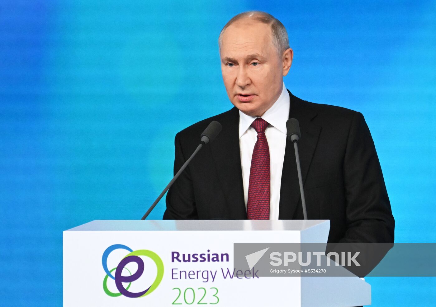 Russia Putin Energy Week Forum