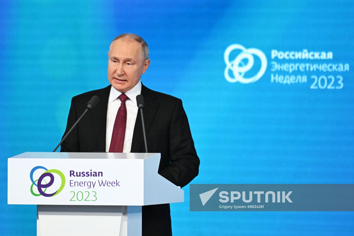 Russia Putin Energy Week Forum