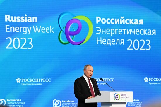 Russia Putin Energy Week Forum