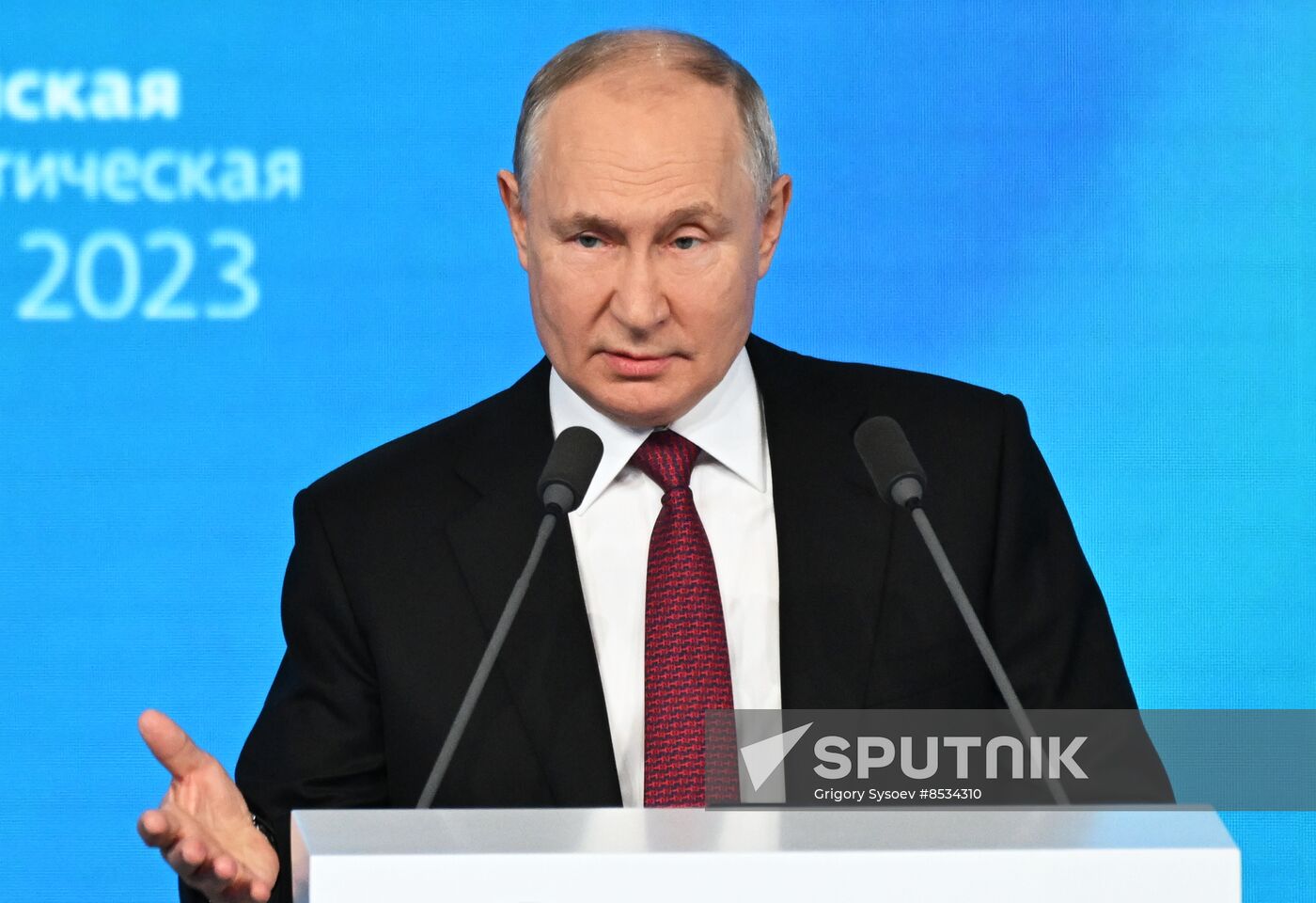 Russia Putin Energy Week Forum