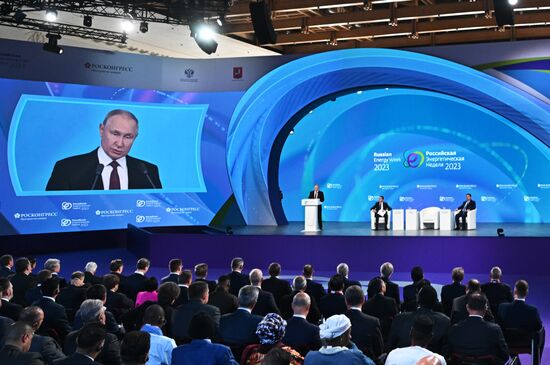 Russia Putin Energy Week Forum