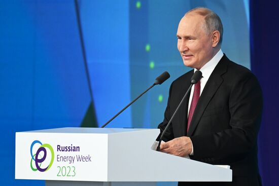 Russia Putin Energy Week Forum