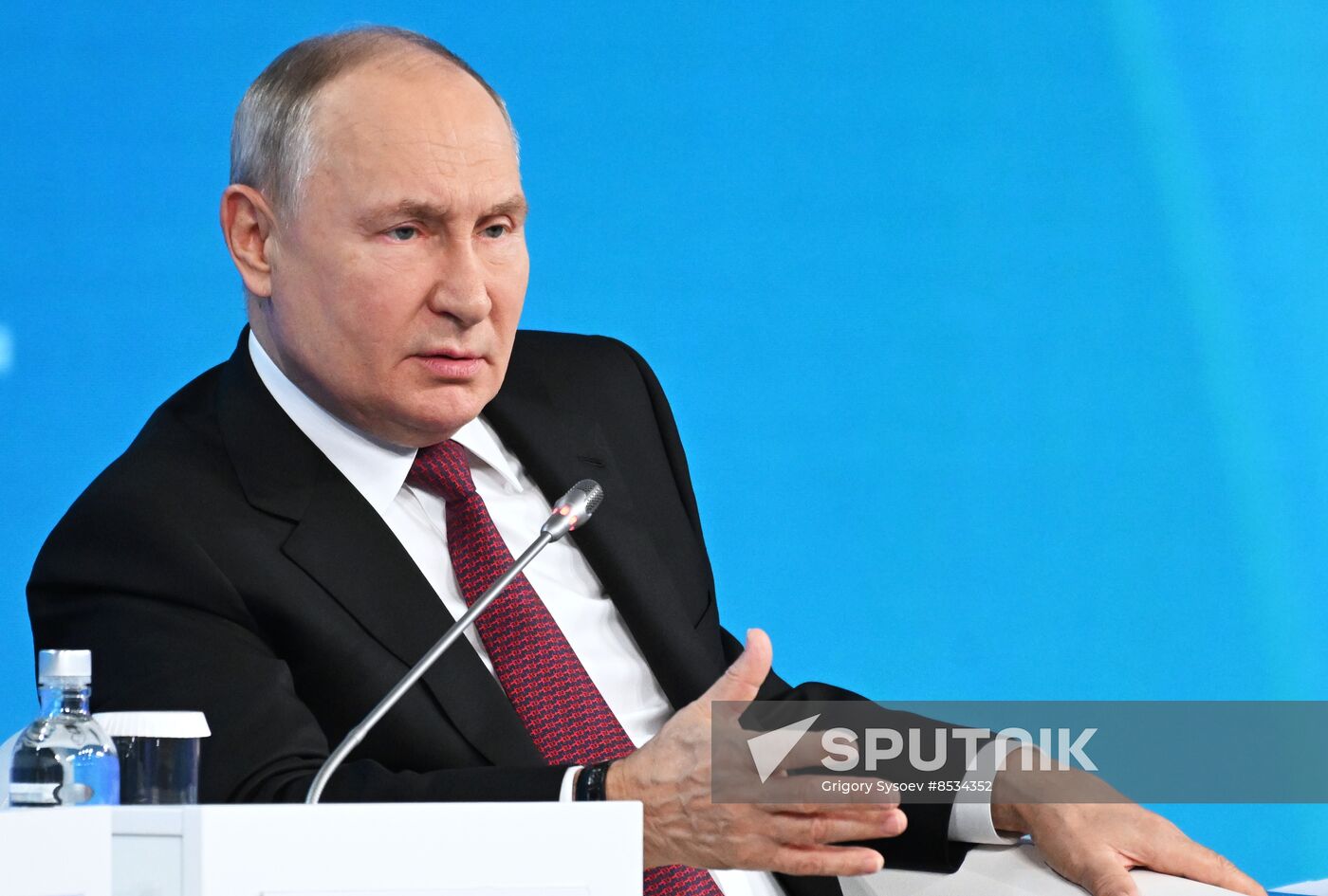 Russia Putin Energy Week Forum