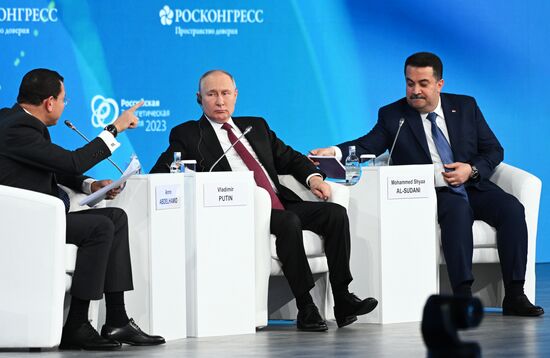 Russia Putin Energy Week Forum