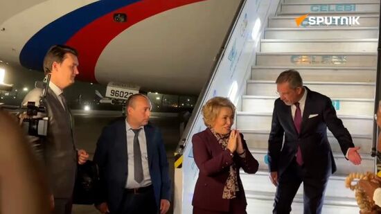 India welcomes Russian parliamentarians delegation with traditional dances