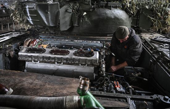 Ukraine Russia Military Operation Repair Unit
