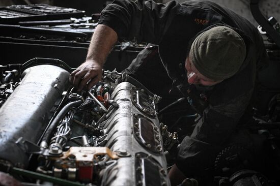 Ukraine Russia Military Operation Repair Unit