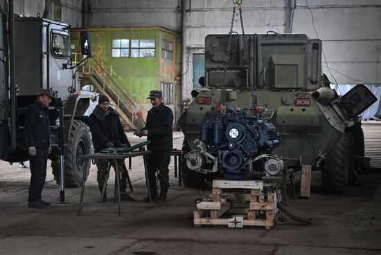 Ukraine Russia Military Operation Repair Unit