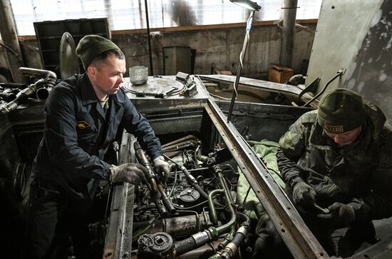 Ukraine Russia Military Operation Repair Unit