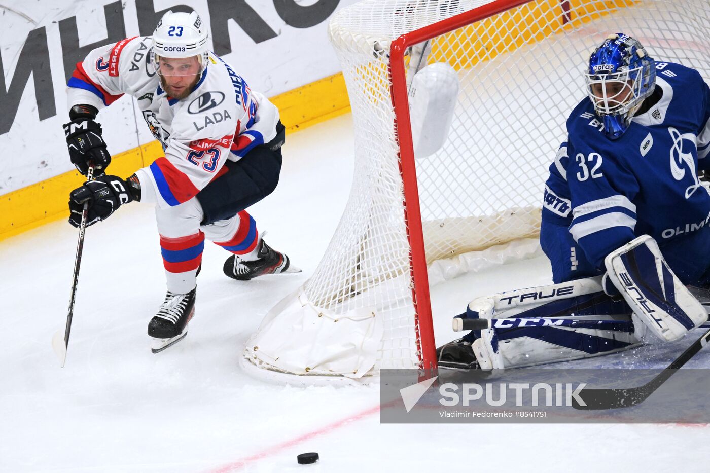 Russia Ice Hockey Kontinental League Dynamo - Lada