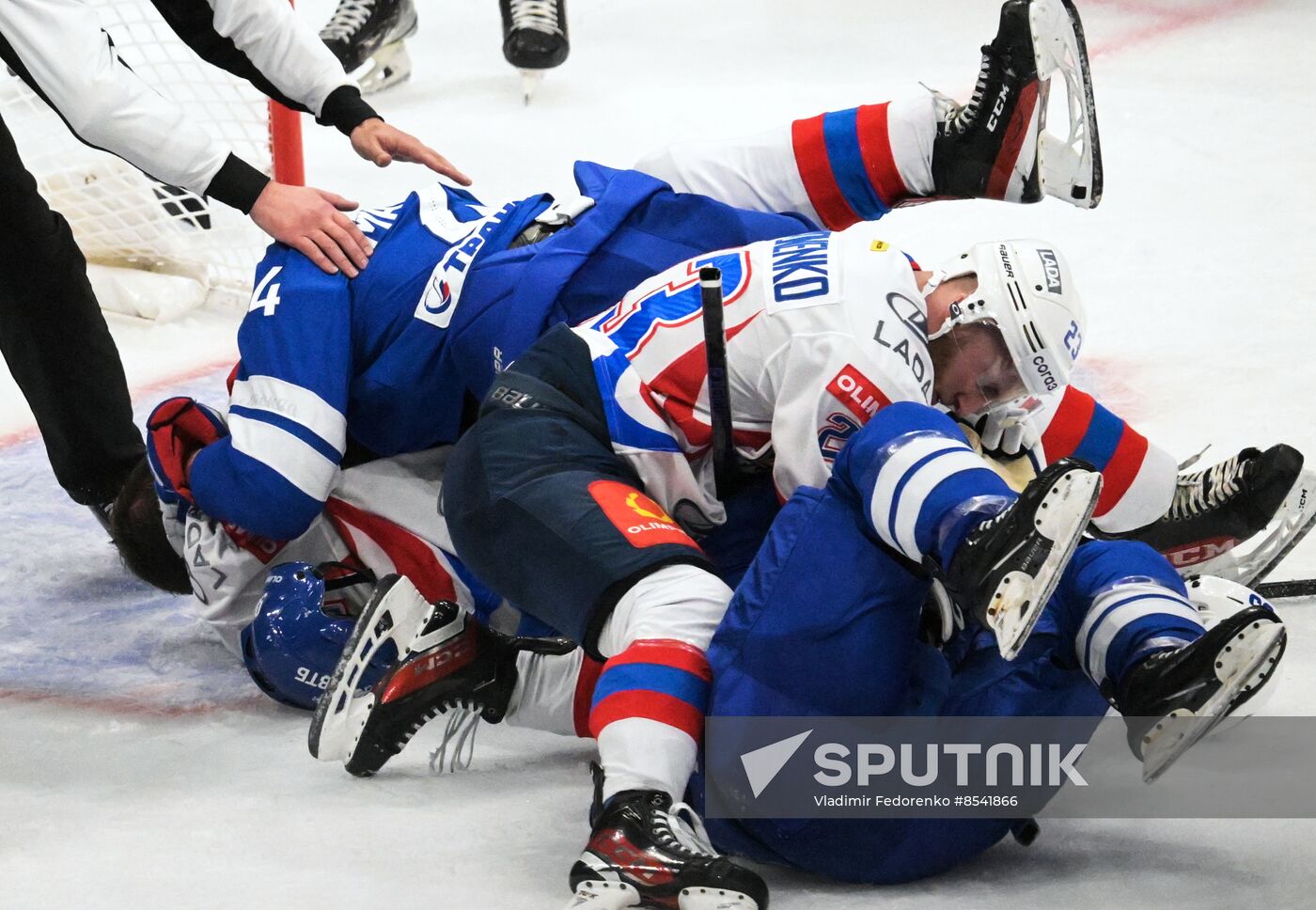 Russia Ice Hockey Kontinental League Dynamo - Lada