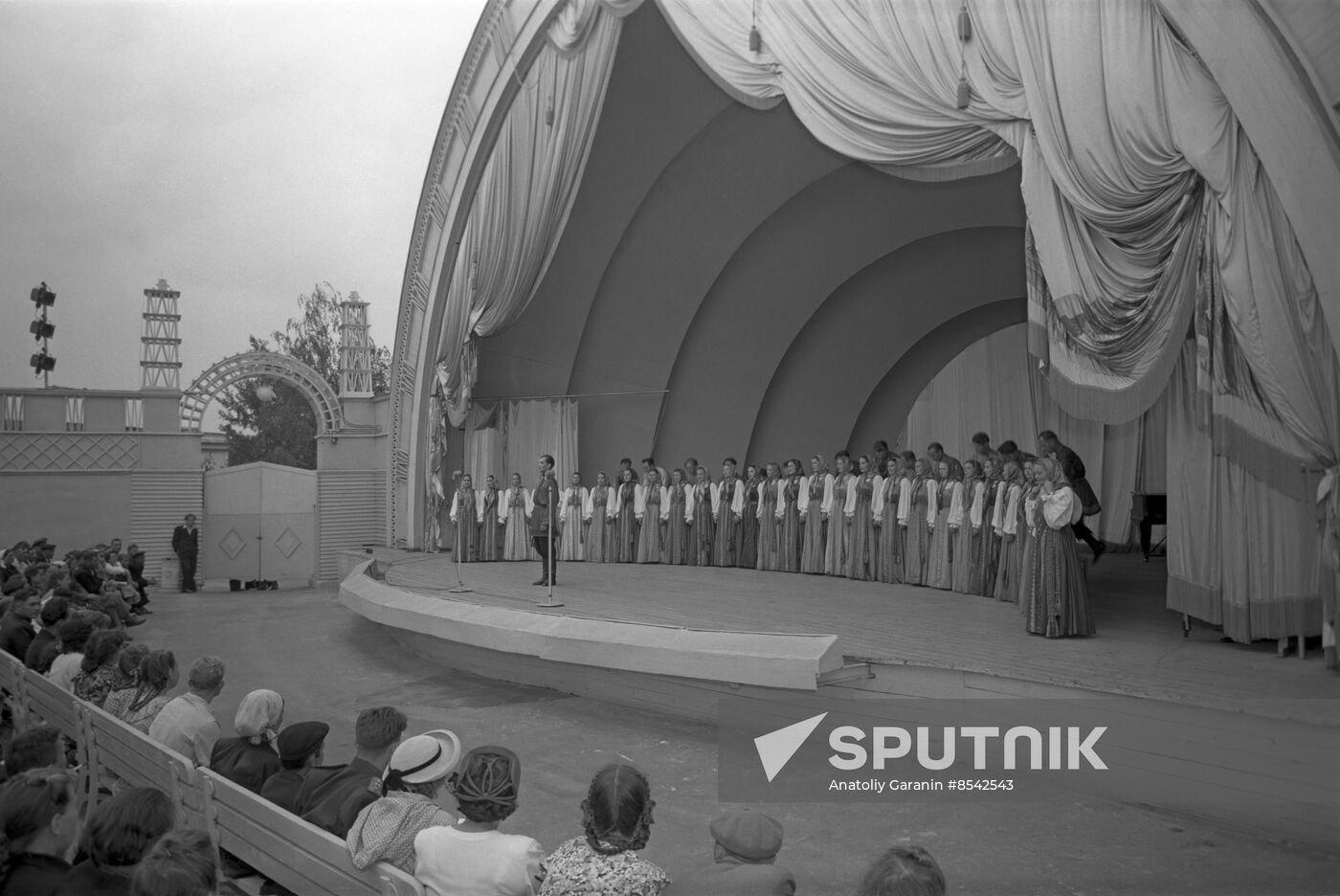 Green Theater at All-Russian Agricultural Exhibition