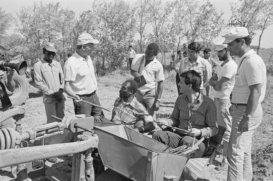 UN experts in Karakum desert, Turkmen SSR