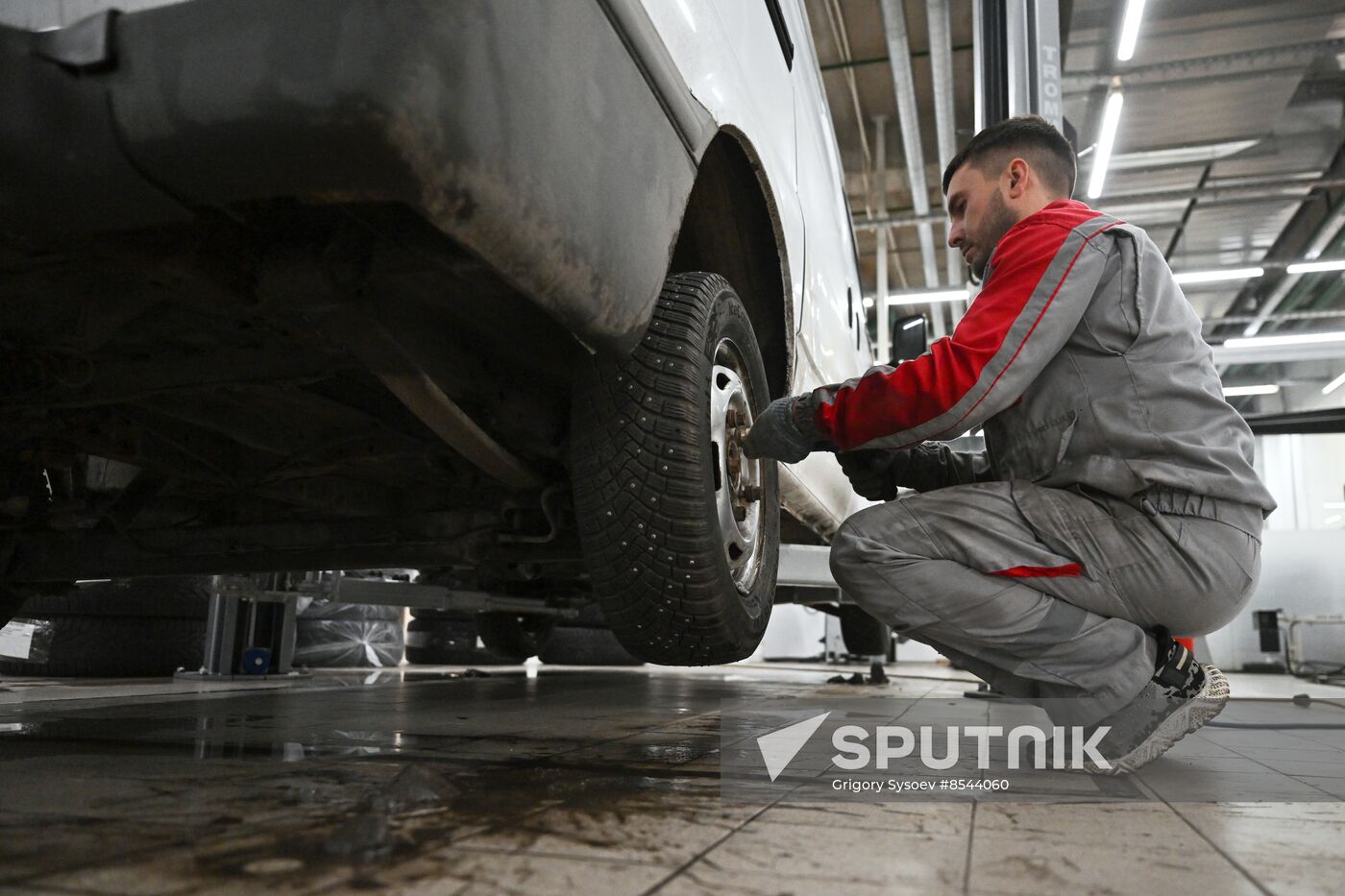 Russia Car Maintenance