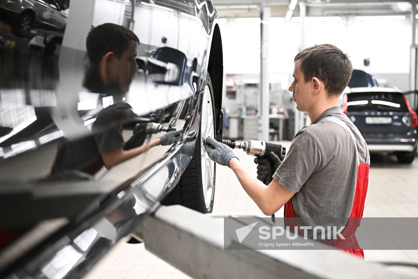 Russia Car Maintenance