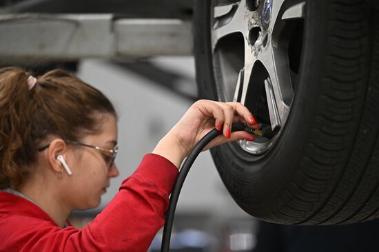 Russia Car Maintenance