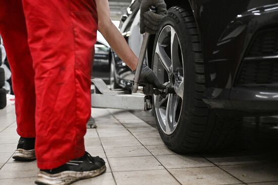 Russia Car Maintenance