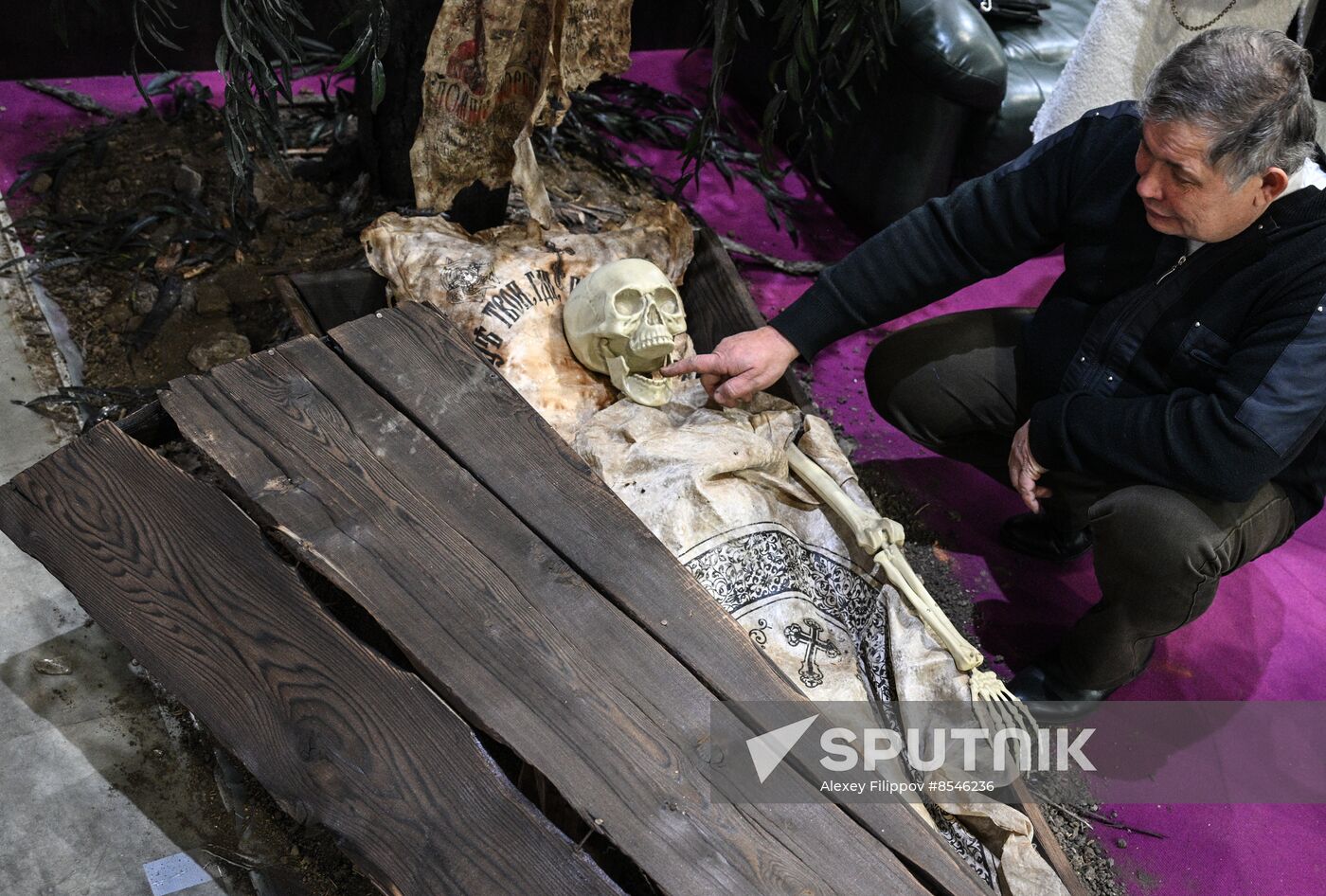 Russia Necropolis Exhibition