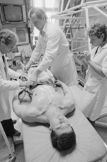 Hypokinesia medical experiment