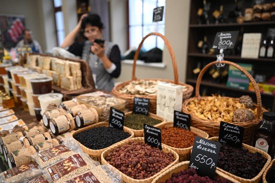 The International RUSSIA EXPO forum and exhibition. The farm products and wines fair at pavilion no.48, Wine Fair. Location: Russia, Moscow. Author: Ramil Sitdikov/Sputnik. International RUSSIA EXPO forum and exhibition. Farm products and wines fair