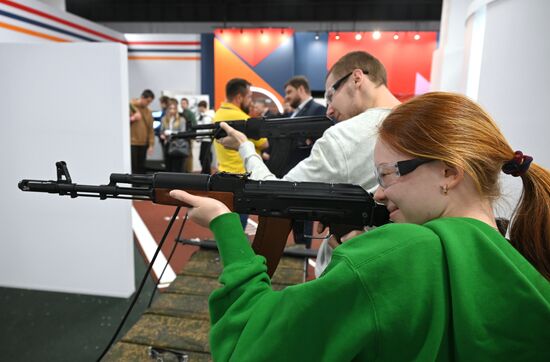 International RUSSIA EXPO Forum and Exhibition.
Participants in the exhibition at Pavilion No. 57, Russia Is my History multimedia historical park. Location: Russia, Moscow. Author: Maksim Blinov/Sputnik. RUSSIA EXPO