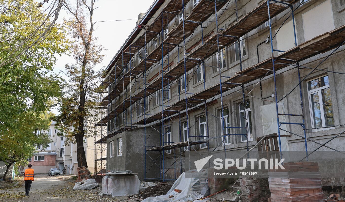 Russia DPR Construction