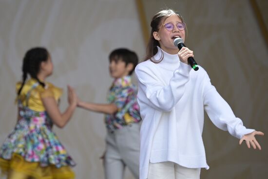 International RUSSIA EXPO forum and exhibition. Wind Rose international children's and youth arts competition