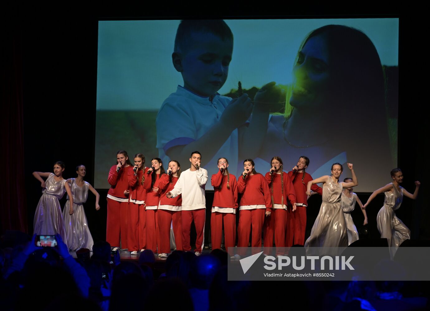 International RUSSIA EXPO forum and exhibition. Wind Rose international children's and youth arts competition