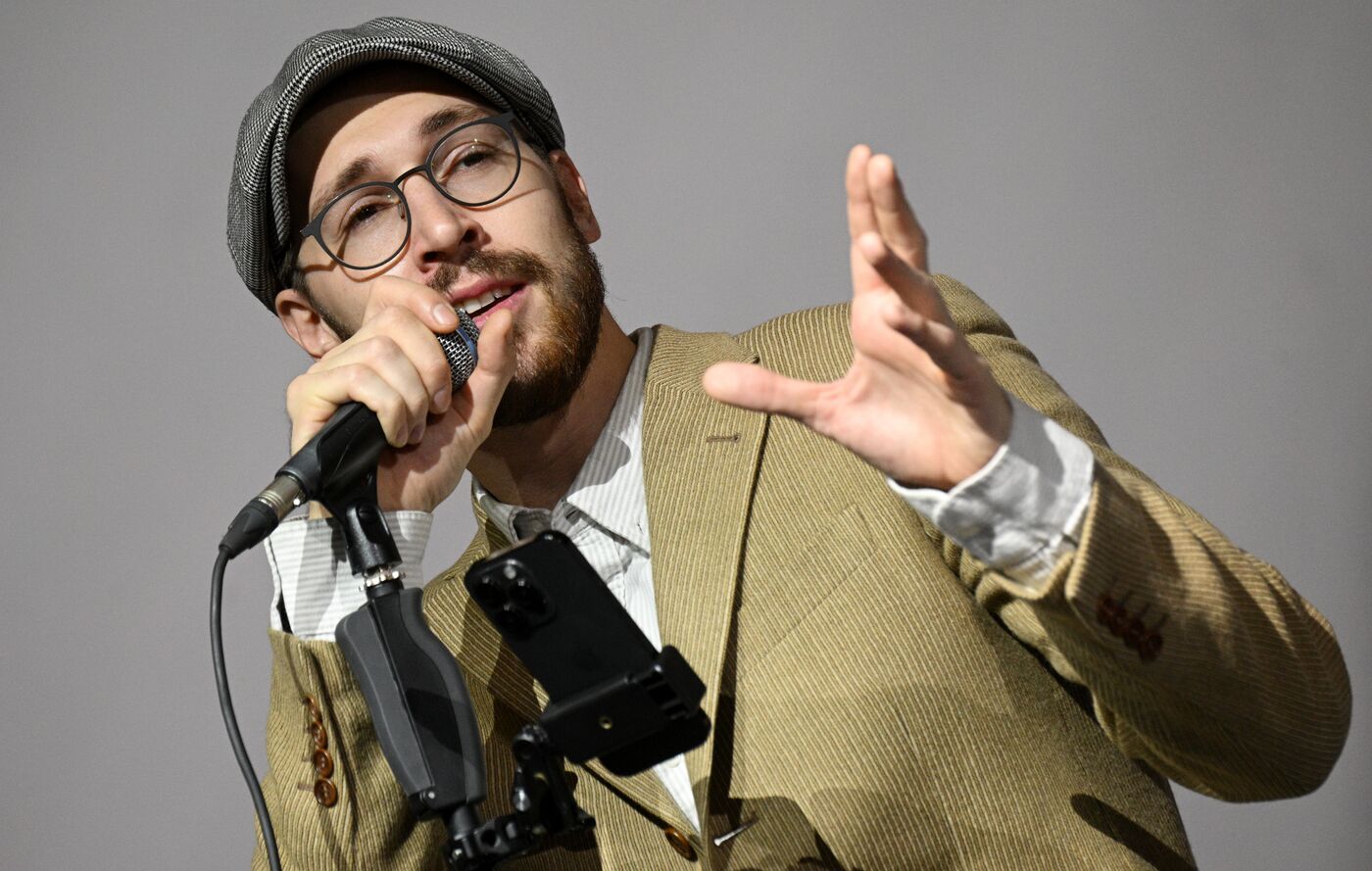 RUSSIA EXPO. Proletarian Tango band performs live