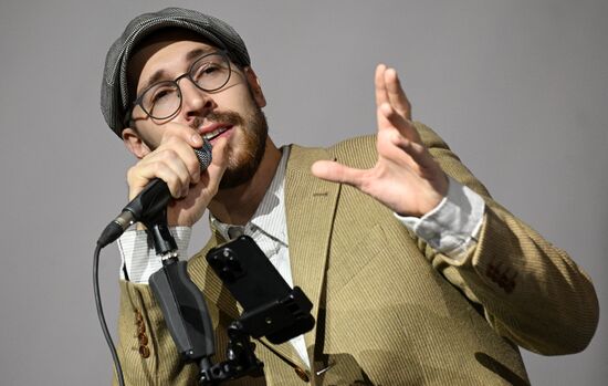 RUSSIA EXPO. Proletarian Tango band performs live