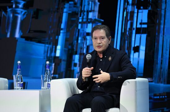 International RUSSIA EXPO forum and exhibition. Knowledge: Pioneers marathon. Knowledge Is Power track. Intelligence officer, retired colonel of the Russian Foreign Intelligence Agency, professor of the MGIMO University Andrei Bezrukov. Location: Russia, Moscow. Author: Ramil Sitdikov/Sputnik. International RUSSIA EXPO forum and exhibition. Knowledge: Pioneers marathon. Knowledge Is Power track