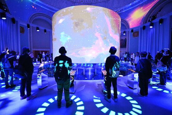 International RUSSIA EXPO forum and exhibition. Group tours for children from Russian regions.