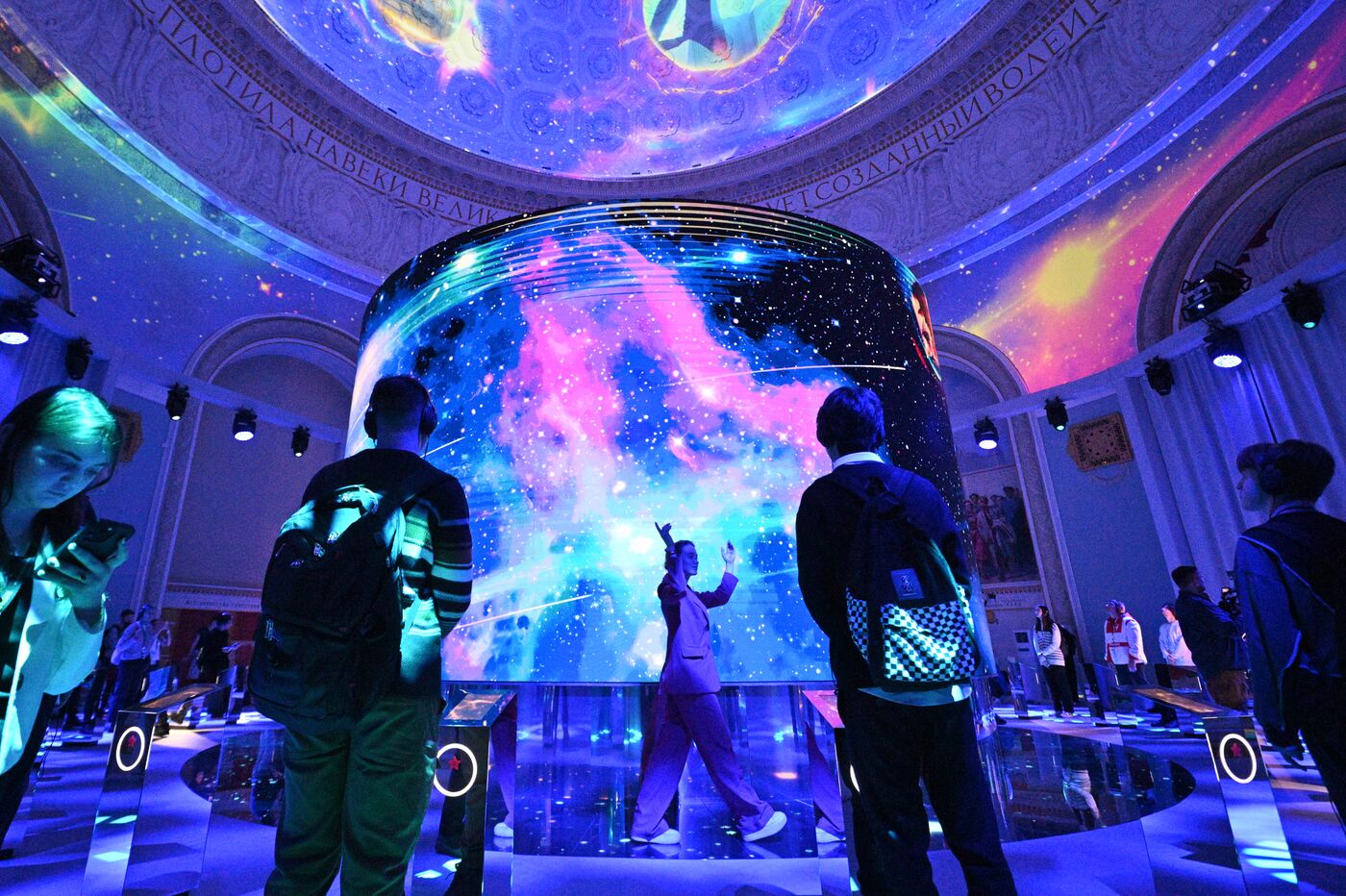 International RUSSIA EXPO forum and exhibition. Group tours for children from Russian regions.