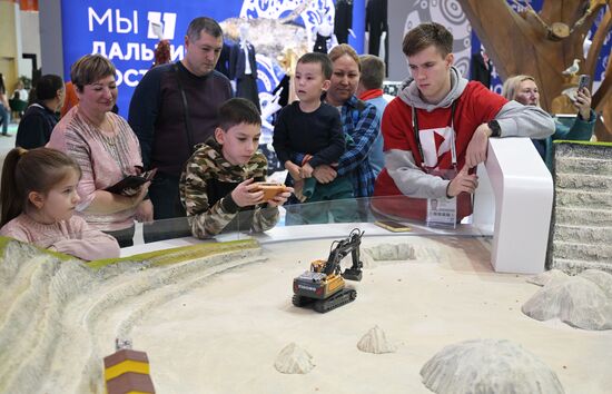 The International RUSSIA EXPO forum and exhibition. The stand of the Kaliningrad Region. Location: Russia, Moscow. Author: Vladimir Astapkovich/Sputnik. RUSSIA EXPO