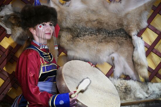 The International RUSSIA EXPO forum and exhibition. The stand of the Republic of Tuva. Location: Russia, Moscow. Author: Vladimir Astapkovich/Sputnik. RUSSIA EXPO
