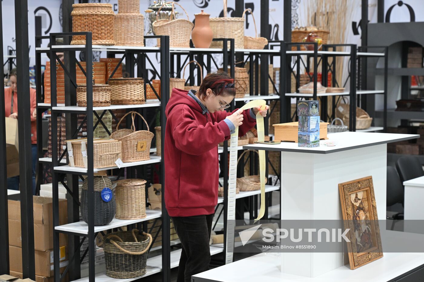 International RUSSIA EXPO forum and exhibition. Preparation for department store opening